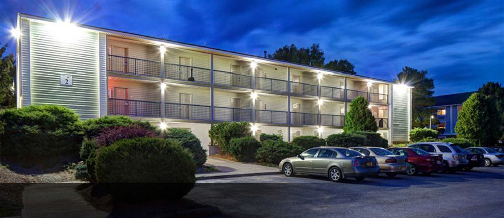 Campus Gate - Student Housing Hotel Canandaigua Exterior foto